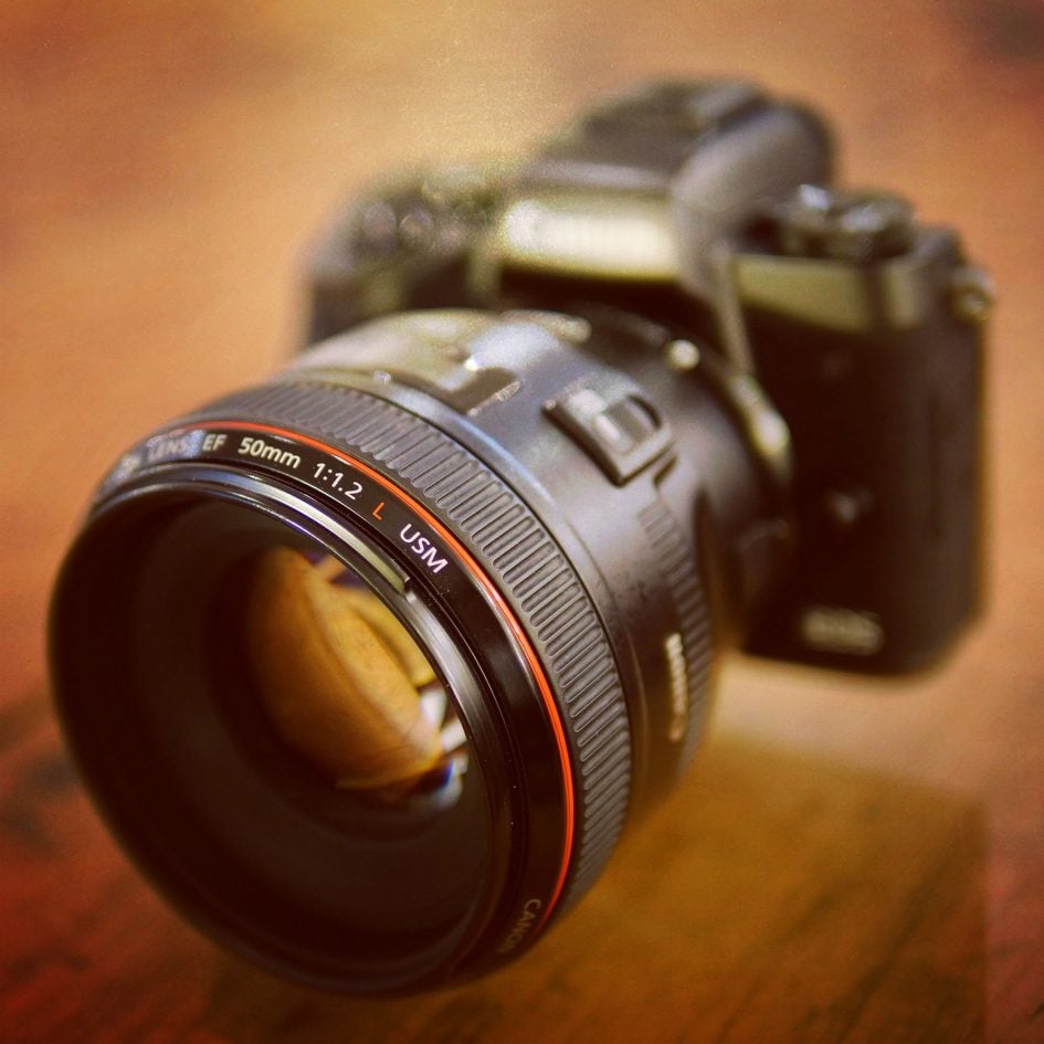 Canon-EOS-M5-EF-50mm-f1-2-2000