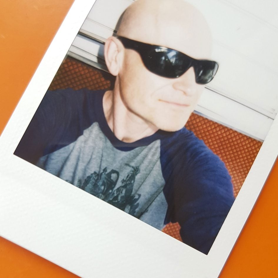 Fujifilm-instax-mini-9-selfie-1