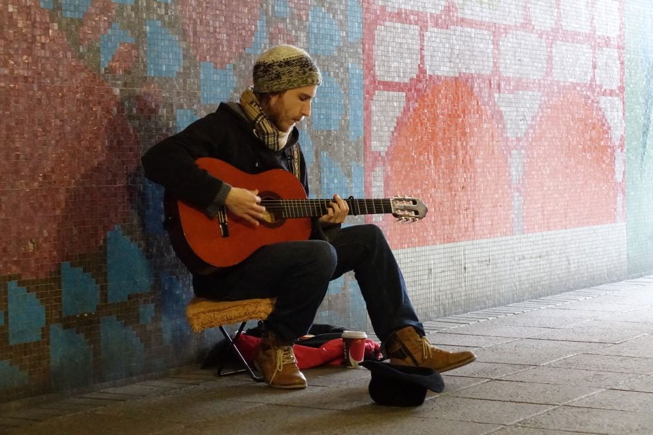 sony_rx10_m2_busker_3000px
